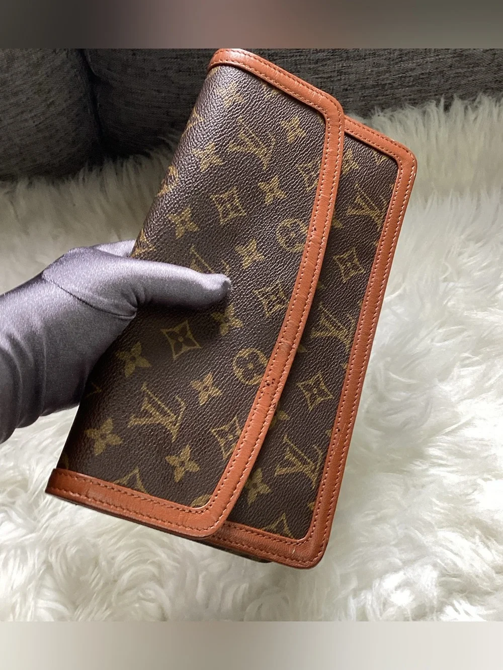 LOUIS VUITTON Vintage Monogram Canvas Pochette Dame 26 Clutch Bag